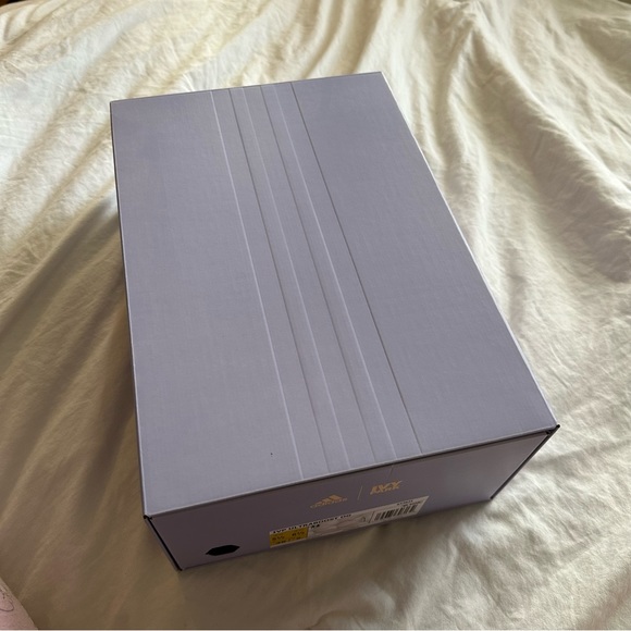 Adidas x Ivy Park IVP ULTRABOOST OG size 5.5 M/ 6.5 W - Picture 3 of 10